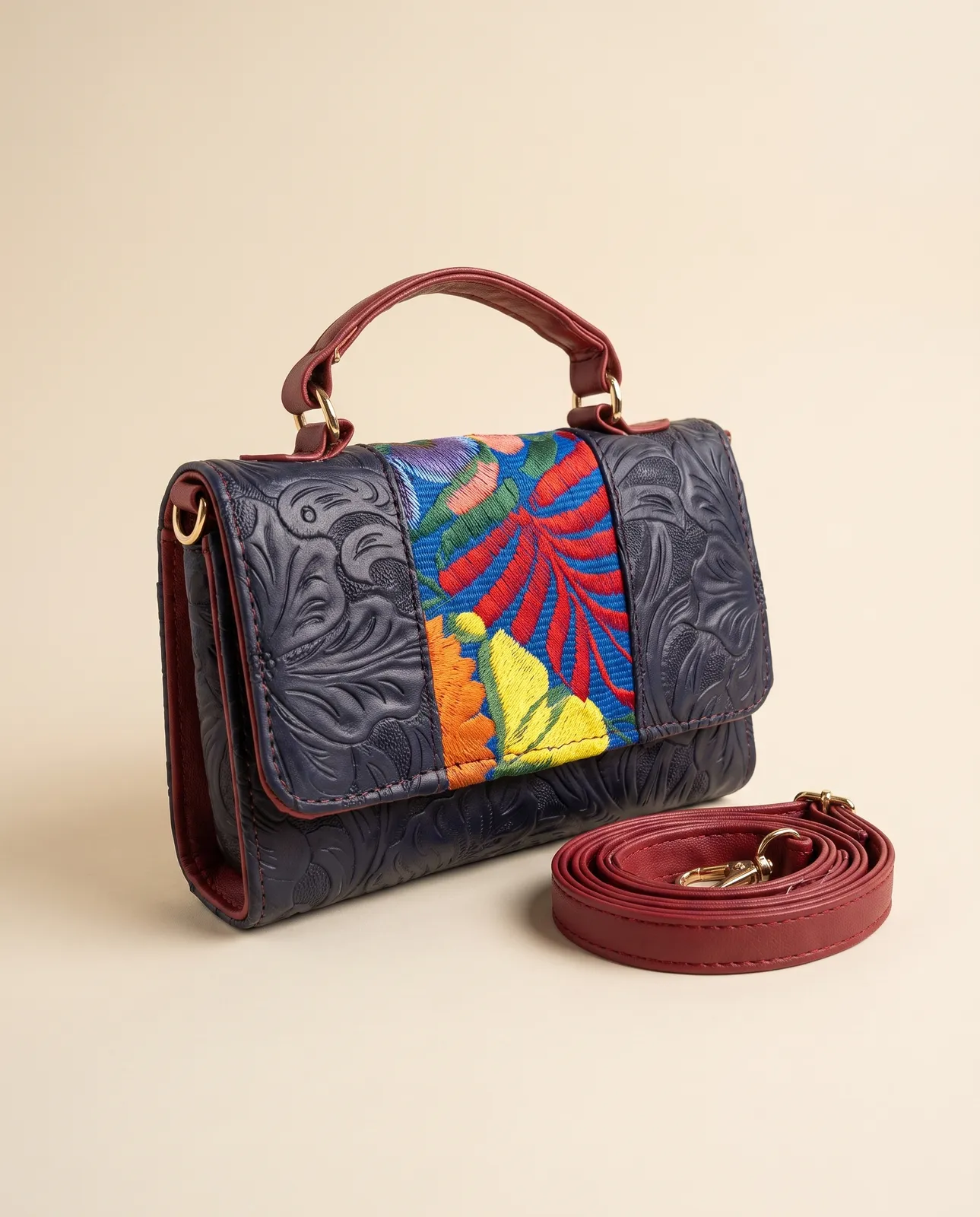 Cartera Bordado Marino